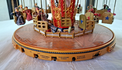 WORLD'S FAIR SWING CAROUSEL MR CHRISTMAS GOLD LABEL COLLECTION