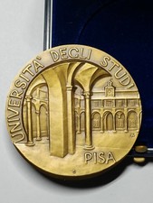Medaglia Università di Pisa 1989 AE, 60mm. 81,13g. Opus Davide Vangelli.