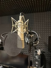 Microphone de studio Neumann U87 Ai authentique d'occasion avec boîtier en bois