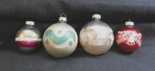 VINTAGE LOT OF ASSORTED CHRISTMAS ORNAMENTS~4 pcs