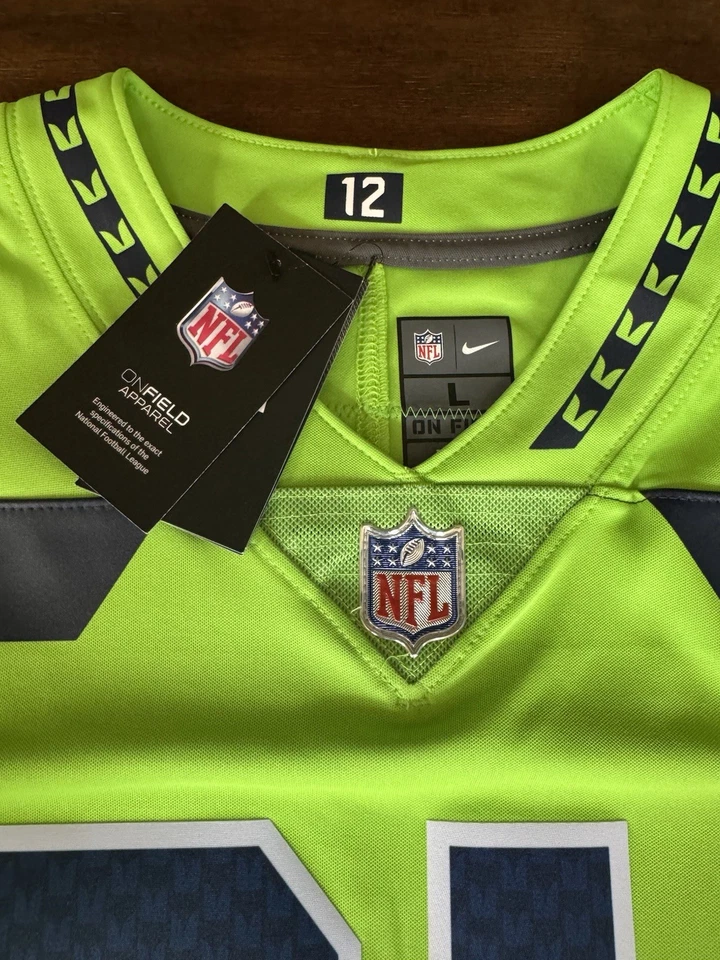 Marshawn Lynch Signed Sea Seahawks Nike Green Limited Jersey NWT & Fanatics COA - Image 4 of 4