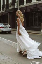 Simple Wedding Dresses V-Neck Backless Modern A-Line Bridal Gowns Lace Appliques