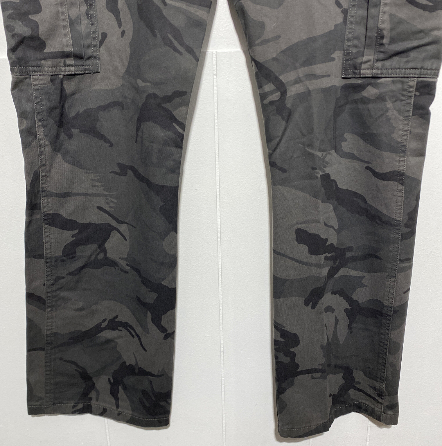 Wrangler Pants Mens Size 36X32 Gray Camouflage Cargo Pocket Work Casual thumbnail 5