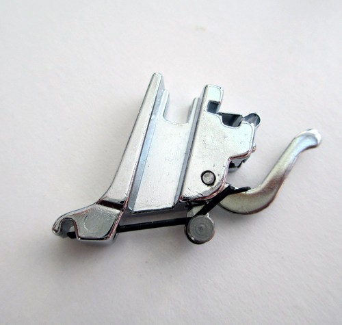 HIGH SHANK MASTER BRACKET / PRESSER FEET HOLDER * WHITE, NECCHI, NELCO, KENMORE - Picture 3 of 4