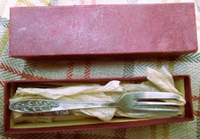 vintage Boxed Cake Forks unused Virginia pattern dated 1947   b31