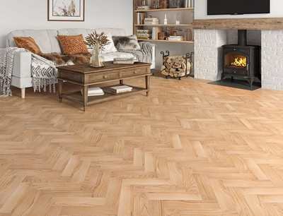 Eiche natur lackiert klassischer Parkettboden Fischgrät Engineered Oak