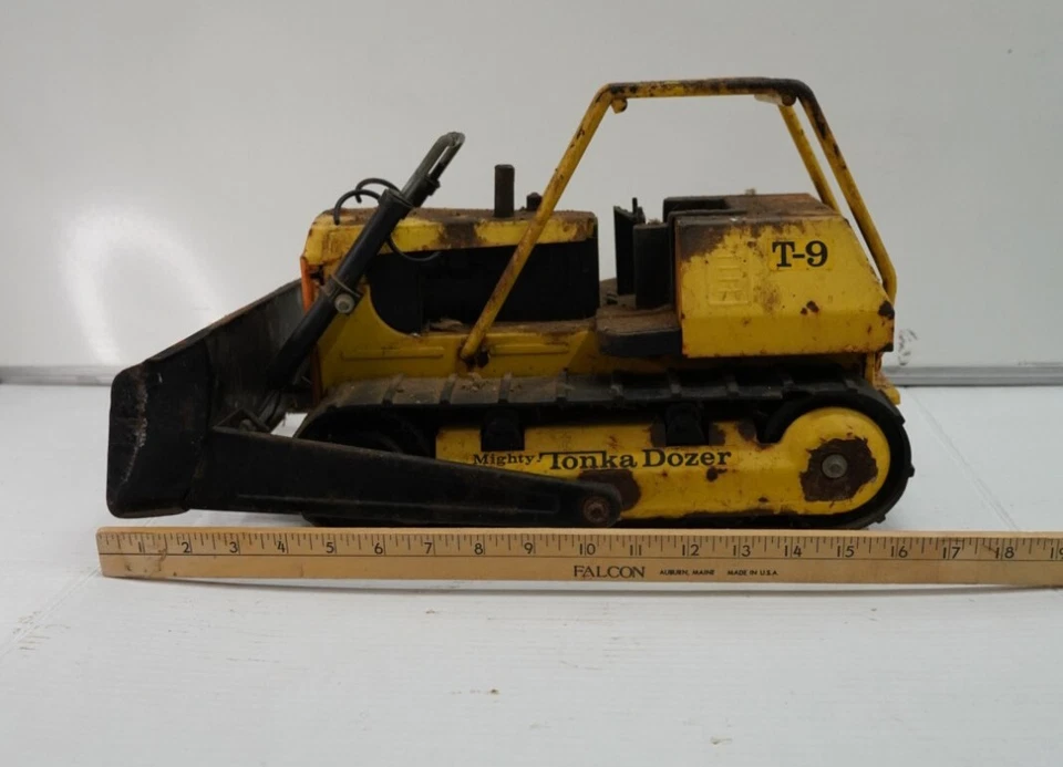 Bulldozer Mighty Tonka Dozer T-9 No. 1974/75 de colección pátina 3907  Foto 2 de 4
