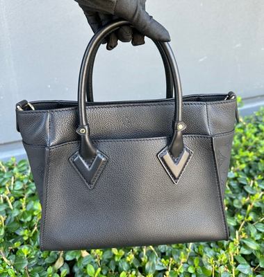 LOUIS VUITTON LV On My Side PM M21546 Black Leather Women Handbag 