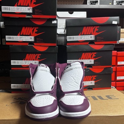 Size 10 -‎ Jordan 1 Retro High OG Bordeaux. (555088-611) Air Jordan 1 Retro High OG Bordeaux Size 10.5 555088-611 main image 4