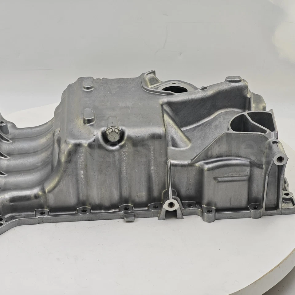 Cacerola de aceite del motor para Mercedes Benz A220 A35 AMG CLA250 CLA35 AMG GLA250 GLA35 AMG Foto 4 de 4