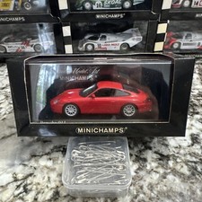 Minichamps Porsche 911 996 Coupe 2001 1:43 400061024