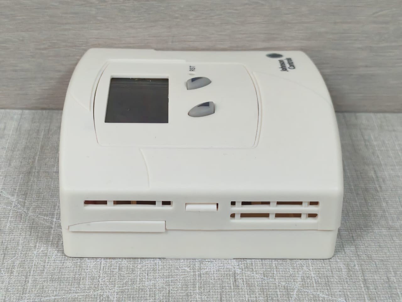 Johnson Controls ET12 Johnson Controls ET12 Thermostat 24Vac 4