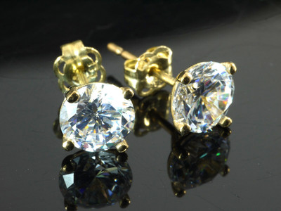 585 Gold Ohrstecker 1 Paar 7,5 mm Grösse mit  Zirkonia mit 4 stärkeren Krappen