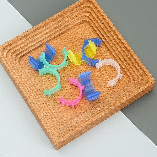 50x Sewing Machine Bobbin Clips Stops Unwinding Thread - Clip Standard Bobbins - Picture 7 of 12