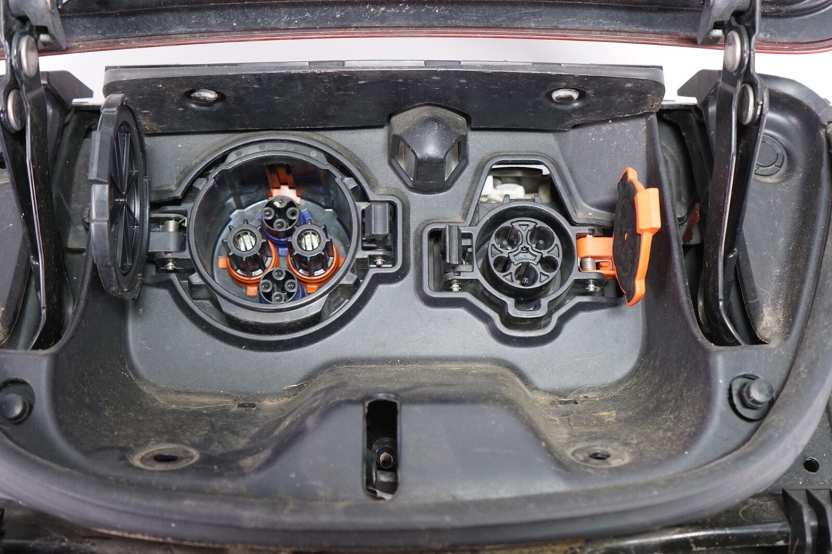 Nissan 発電ポートカバー Nissan 発電ポートカバー 2004-2024
