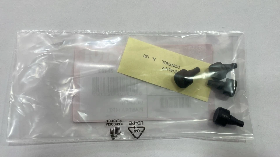 GIVI RICAMBIO 4 GOMMINI ART Z126 per PIASTRA GIVI MONORACK / WINGRACK/MONOKEY - Immagine 2 di 4