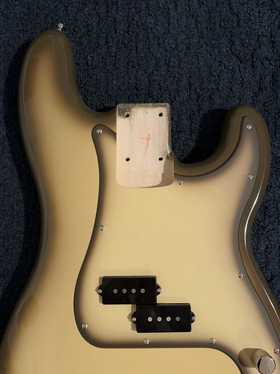 Squier Precision P Bass Body Classic Vibe 70s Series Antigua - MINT CONDITION