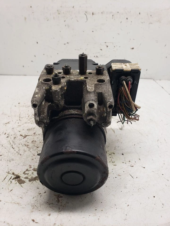 Conjunto de actuador y bomba de pieza de freno antibloqueo para 03-06 CAMRY 1438495 Foto 3 de 4