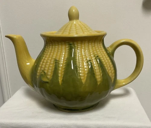 Shawnee Pottery Corn King #75 Teapot with Lid Vintage 30 oz Made in the USA MCM