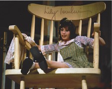 COMEDIAN LILY TOMLIN HAND SIGNED AUTHENTIC 'NASHVILLE' 8X10 PHOTO C COA ACTRESS
