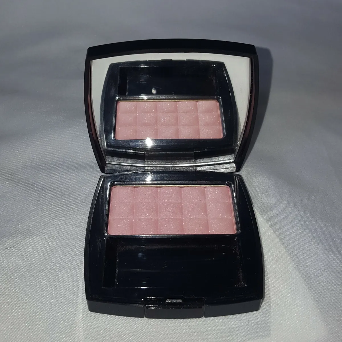New Discontinued CHANEL Irreelle Blush Silky Cheek Colour 20 Glamour