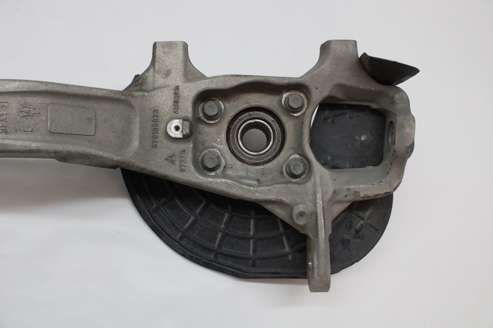 2022 MASERATI LEVANTE MODENA FRONT LEFT SPINDLE KNUCKLE AWD OEM 2018-2023