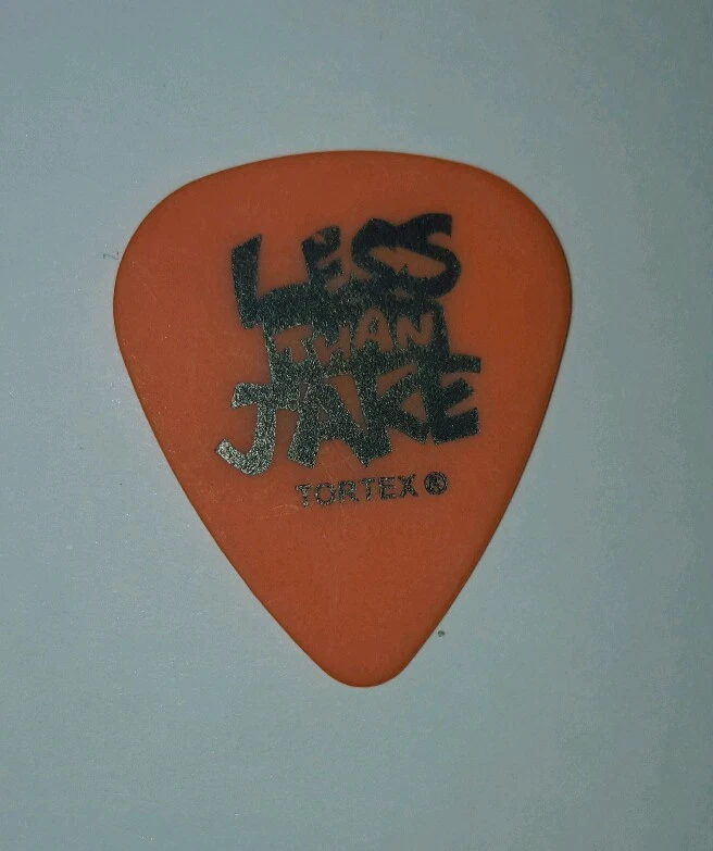 Autographed Kurt Cobain Guitar Pick The Most Expensive Ever, 52 OFF
