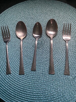 LEDGES ONEIDA USA 5 PIECE LOT ~2 SALAD FORKS, 1 TEASPOON, & 2 PLACE SOUP SPOONS