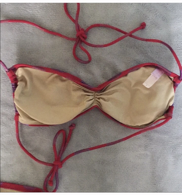 Conjunto de bikini Victoria Secret con cuerdas XS parte superior e inferior lunares rojos y morados Foto 2 de 4