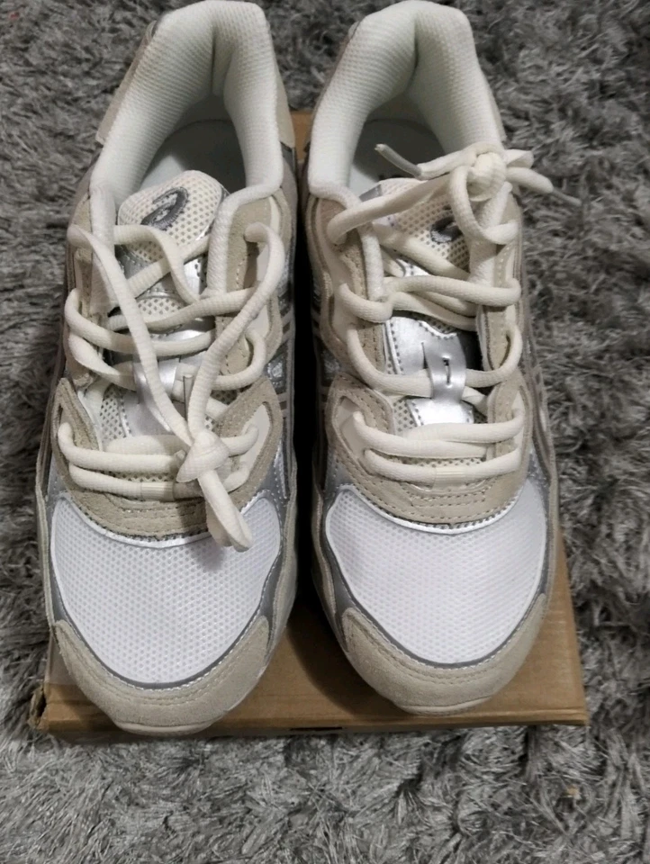 ASICS GEL NYC  Numero 42.5 (27cm) Beige/Grigio/Bianco  - Immagine 3 di 4