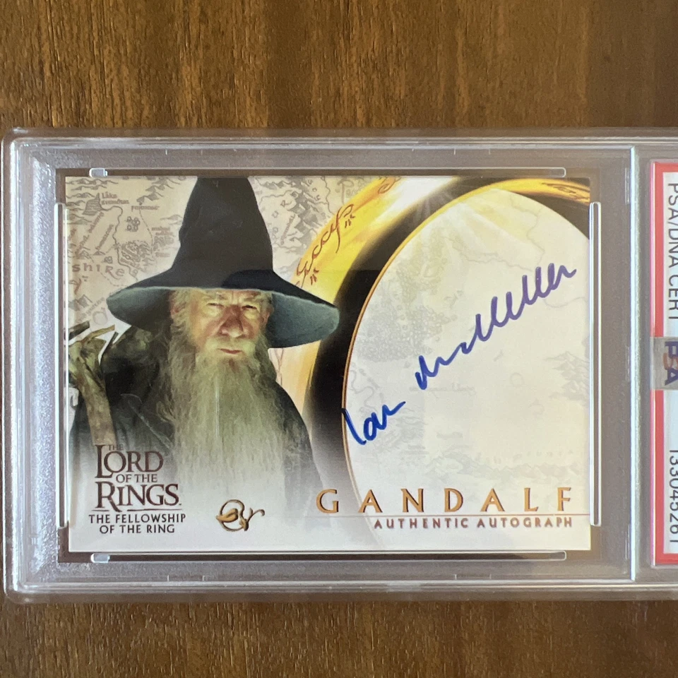 Sir Ian Mckellen LOTR La Comunidad del Anillo Topps Firmado PSA8 🔥 Foto 4 de 4