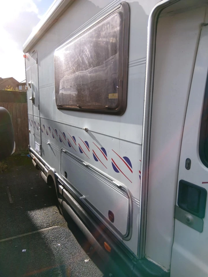 Motorhome for repair or spares - Image 2 of 4