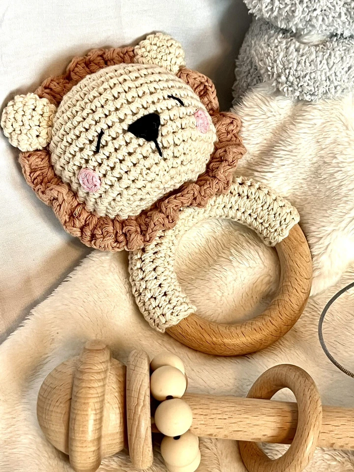 Juego de regalo de madera para sonajero y chupete bebé león de 7 piezas y blankie Softlife acurrucarse Foto 2 de 4