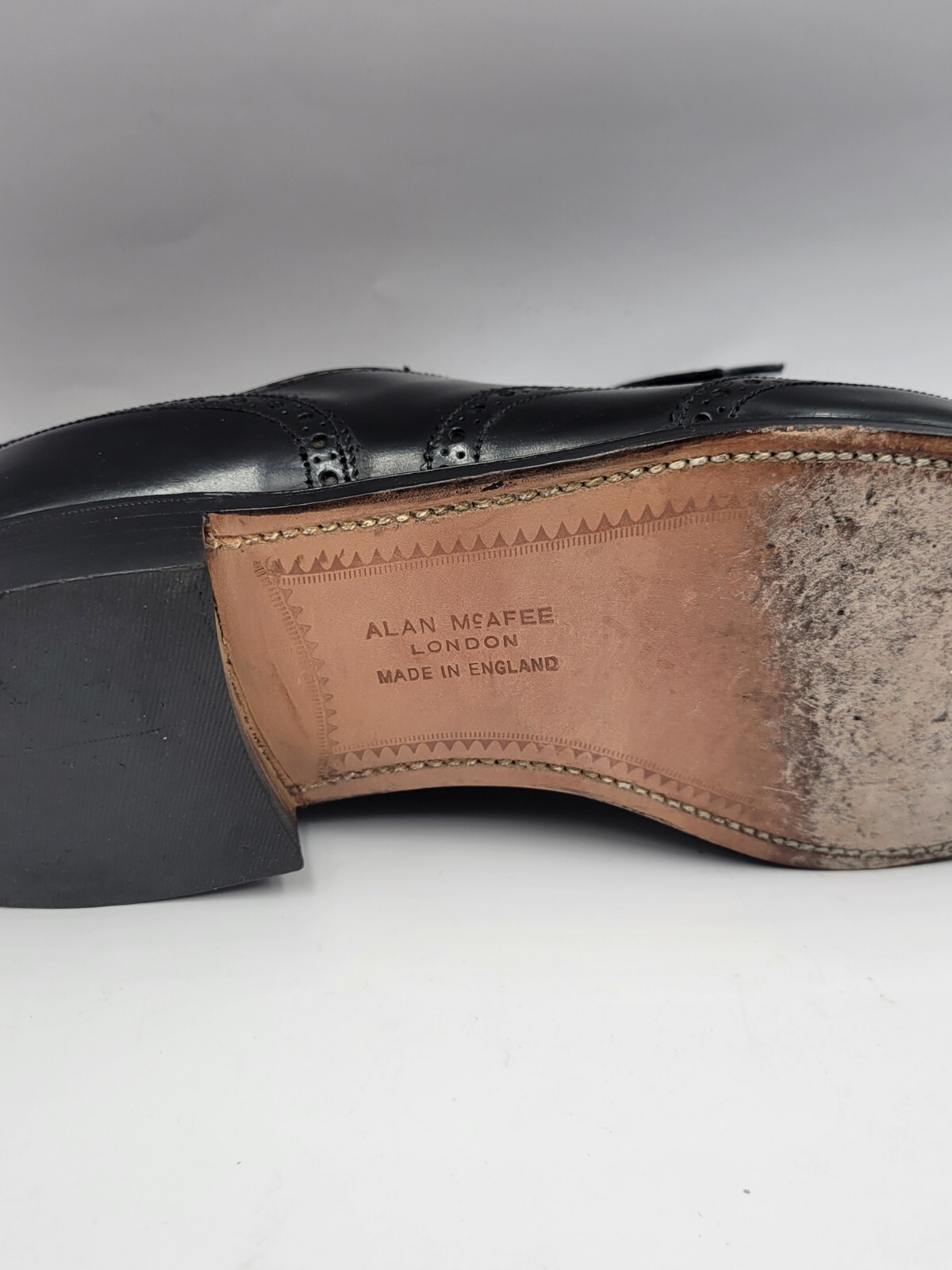 Alan McAfee Wingtip Dress Shoes Size 8.5  Black Leather England Nice Shape EUC