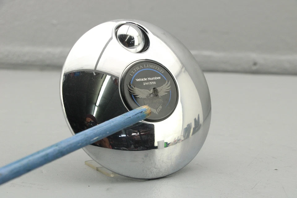 Harley Electra Glide Ultra Limited 2018 tanque de gasolina consola tapa puerta cromada Foto 2 de 4