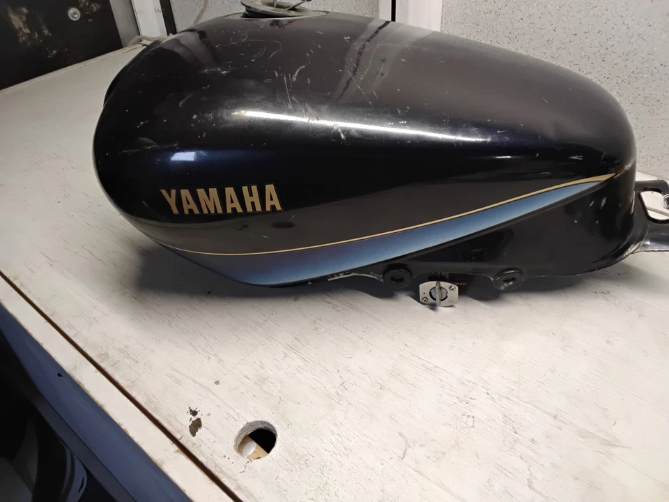 Yamaha YX600 1986 Radian {1986-1990} tanque de combustible Foto 2 de 4