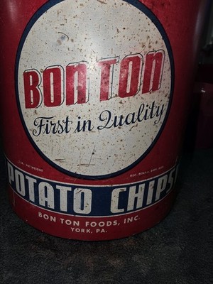 Vintage Bon Ton Potatoe Chips Tin - York, PA. Pre-1963.  W/Original Tin Lid.