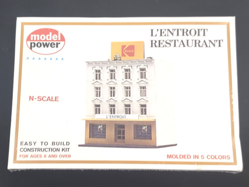 MODELO POWER - Edificio de restaurante "L'ENTROIT" con cartelera Kodak #1535 - Escala N | Zustand: New