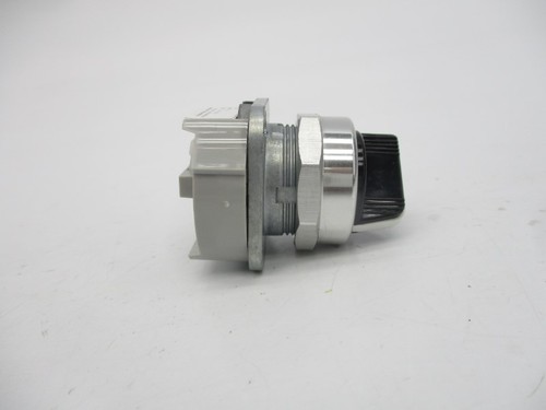 ALLEN BRADLEY 800T-J2 SER. U (WH) NSMP - Picture 3 of 6