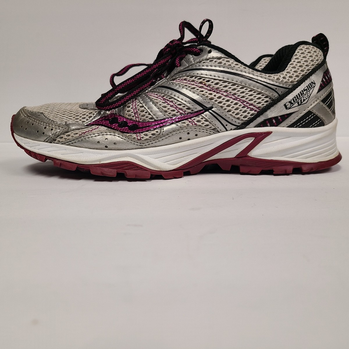 Women's Saucony Excursion TR8 Sneakers Size Wide Grey Pink