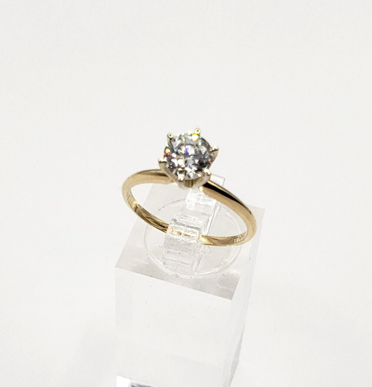 14K Yellow Gold Diamond Essence Simulated Zirconia Engagement Ring - Size 7.75