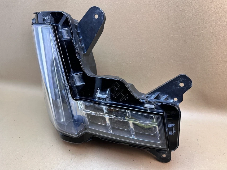 2015-2020 CADILLAC ESCALADE RIGHT PASSENGER RH FOG LIGHT TURN SIGNAL DRL LED OEM - Imagem 2 de 4