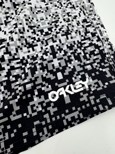 Oakley Swim Trunks Liner Beach Pixel Mind NEW Men’s Size XXL Bathing Suit 16inch - Picture 2 of 9