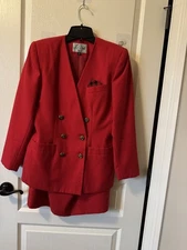 LeSuit Petite Women’s red double breasted 2 Piece Skirt Suit Size 6P NICE