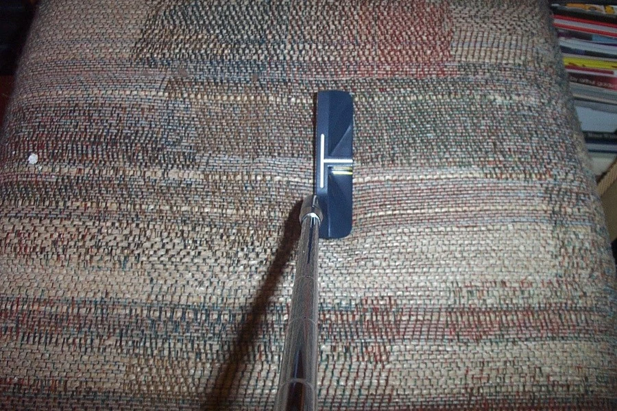 BRAND NEW Tommy Armour Butterfly T Line A model putter right hand lady 32 inch - Image 4 of 4