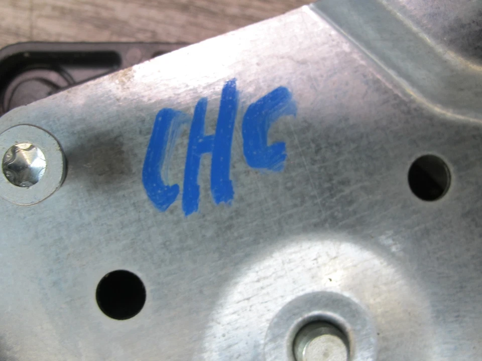 05-13 CHEVROLET CORVETTE C6 RIGHT DOOR WINDOW REGULATOR MOTOR 0130821966 OEM - Image 2 of 4