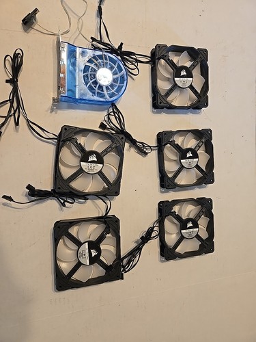 (5) Corsair 12V 0.3A Airflow Case Fan CO-9050059-WW RWF0016, (1)Antec 3 Speed - 第 1/13 張圖片