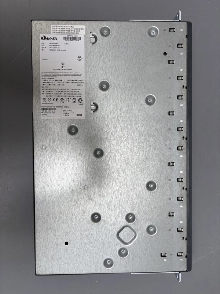Cisco Catalyst 2960X-48LPS-L 48 Ports Commutateur Ethernet Montable en Rack... - Photo 2/4