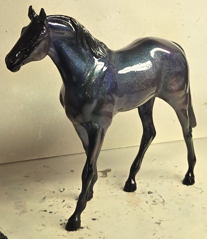 Hartland CM Traditional Sized Thoroughbred Peacock Colorshift