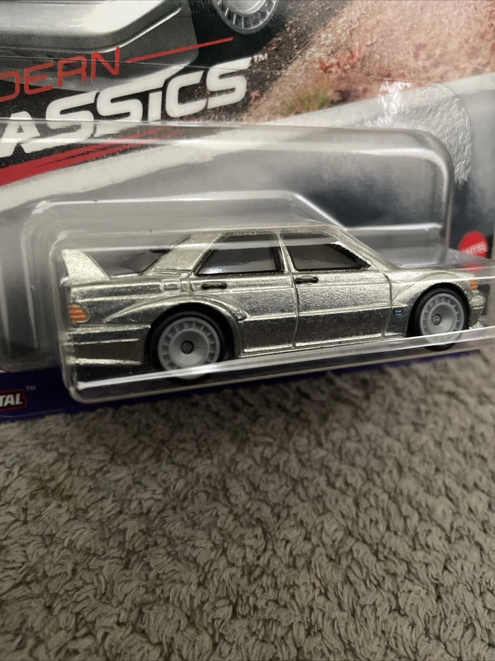 Mercedes-Benz 190 E 2,5-16 Evolution II Hot Wheels 2024 Modern Classic 1990 Foto 4 de 4